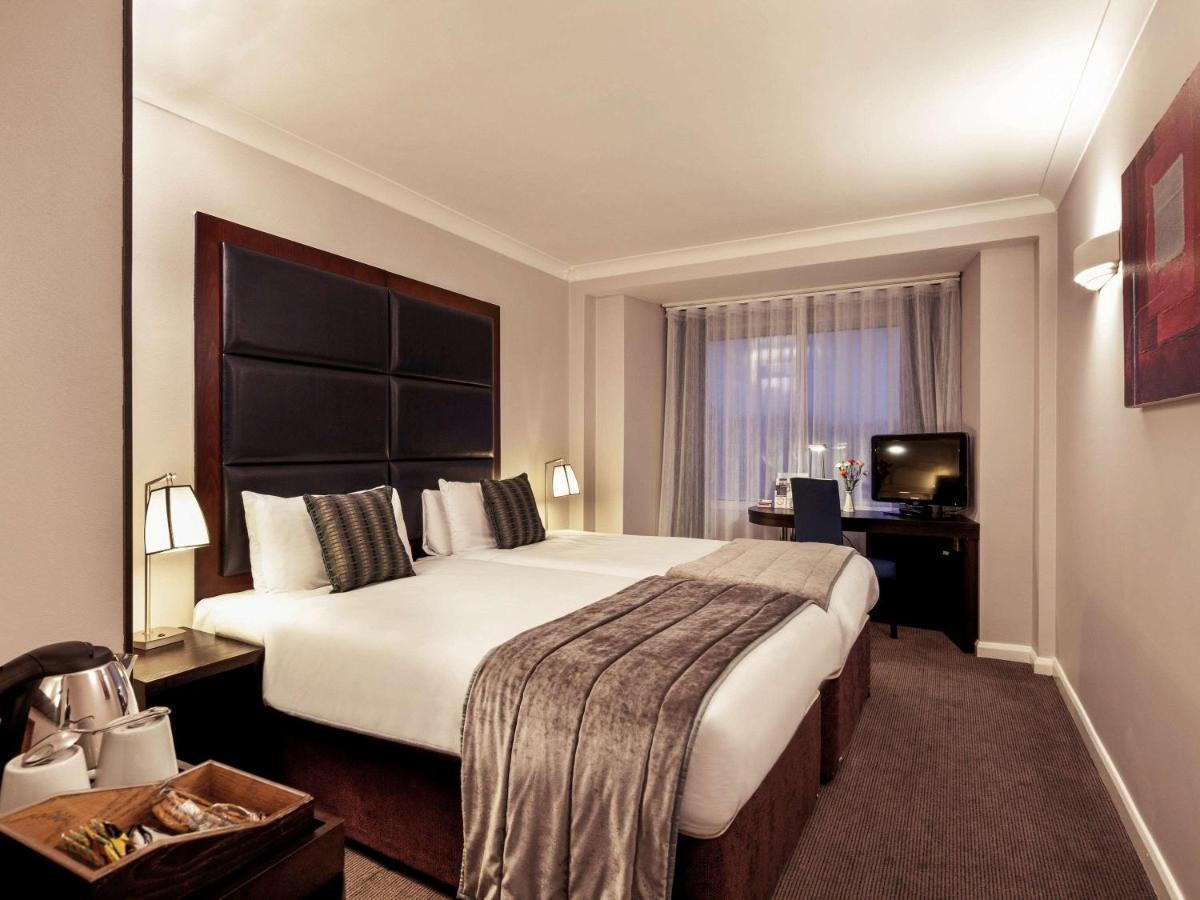 Mercure London Kensington Hotel Экстерьер фото