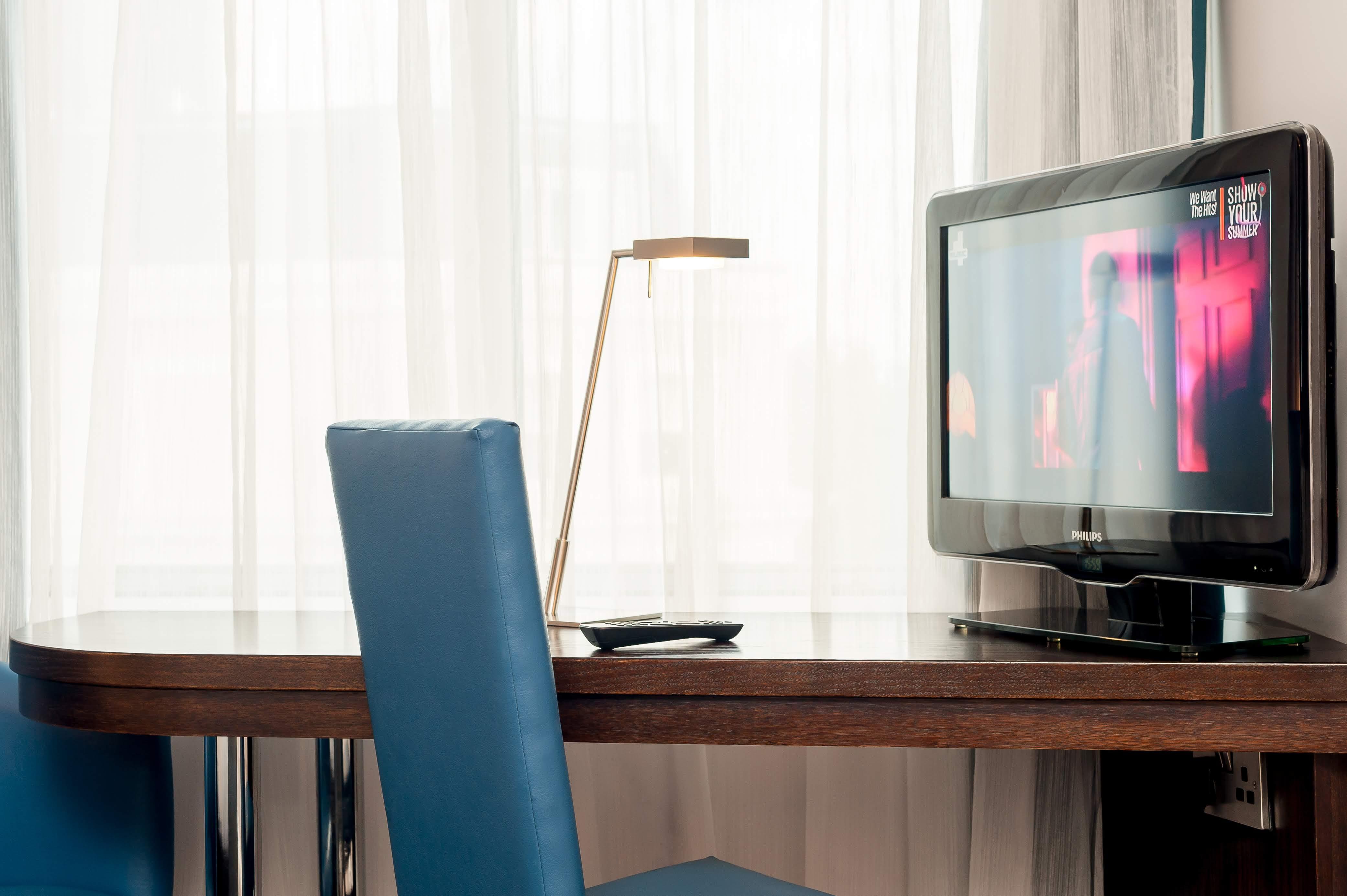 Mercure London Kensington Hotel Экстерьер фото