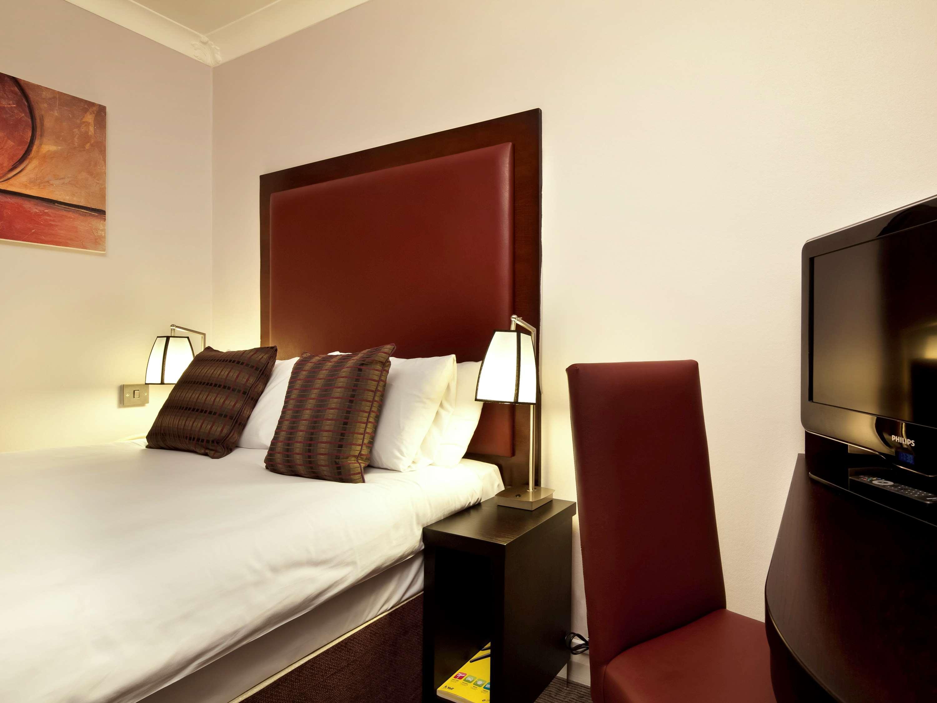 Mercure London Kensington Hotel Экстерьер фото
