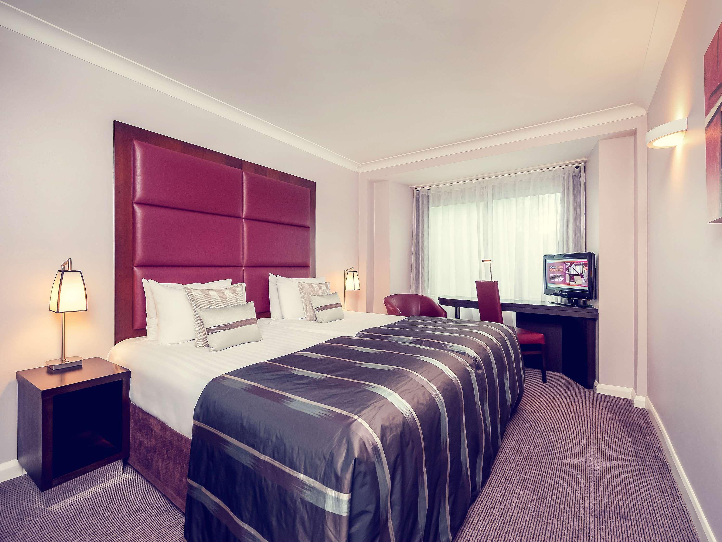 Mercure London Kensington Hotel Экстерьер фото