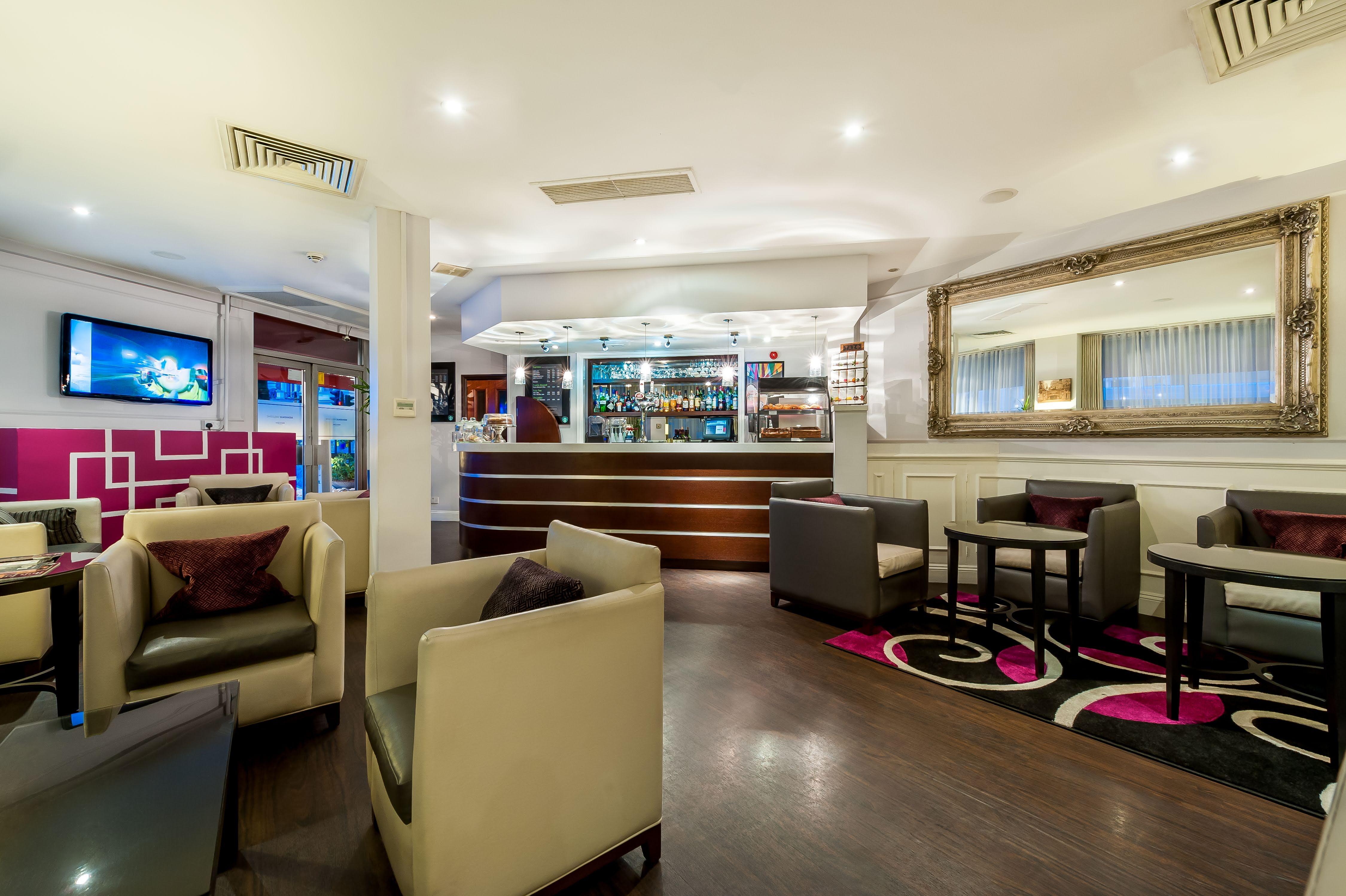 Mercure London Kensington Hotel Экстерьер фото