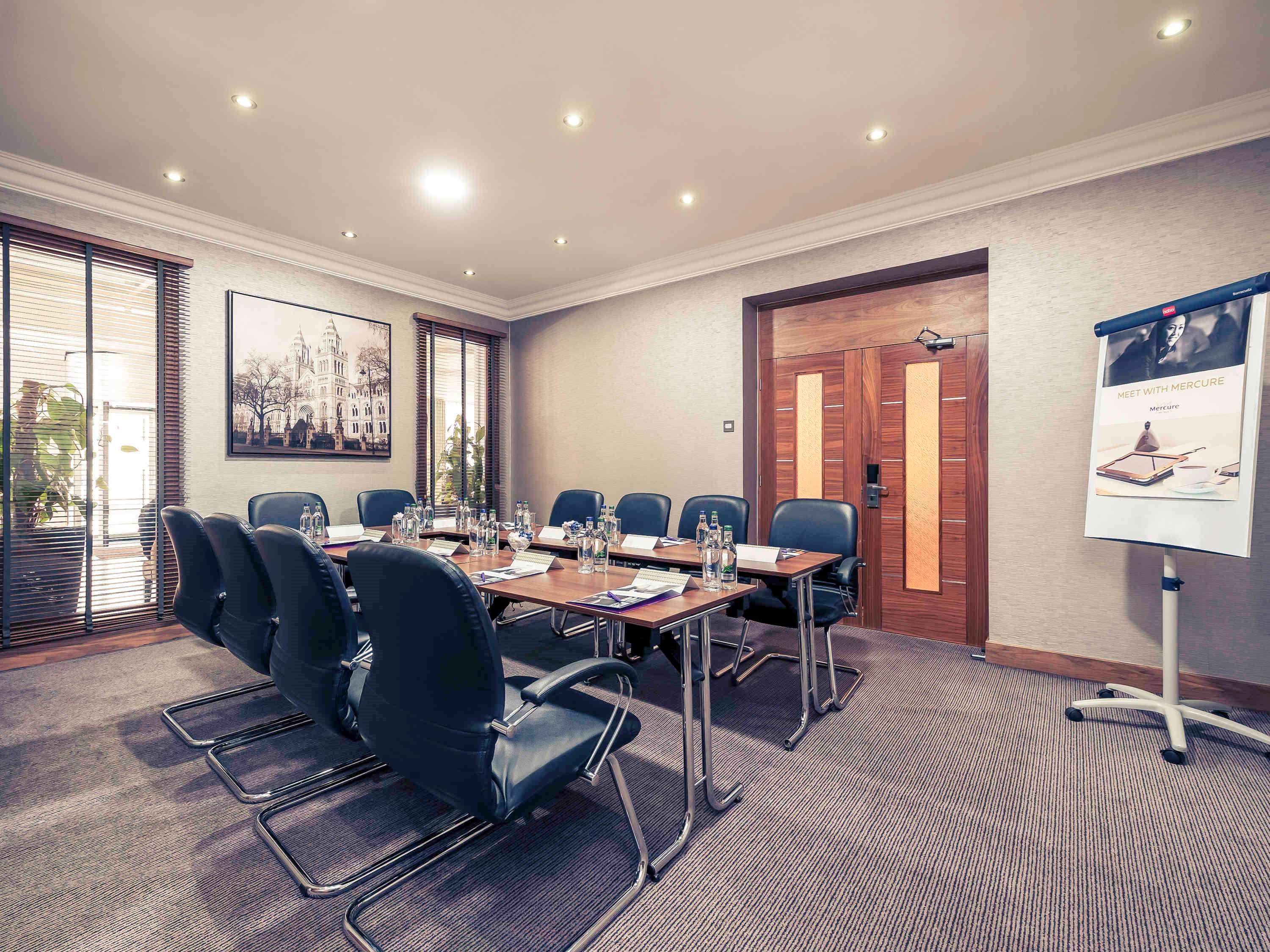 Mercure London Kensington Hotel Экстерьер фото
