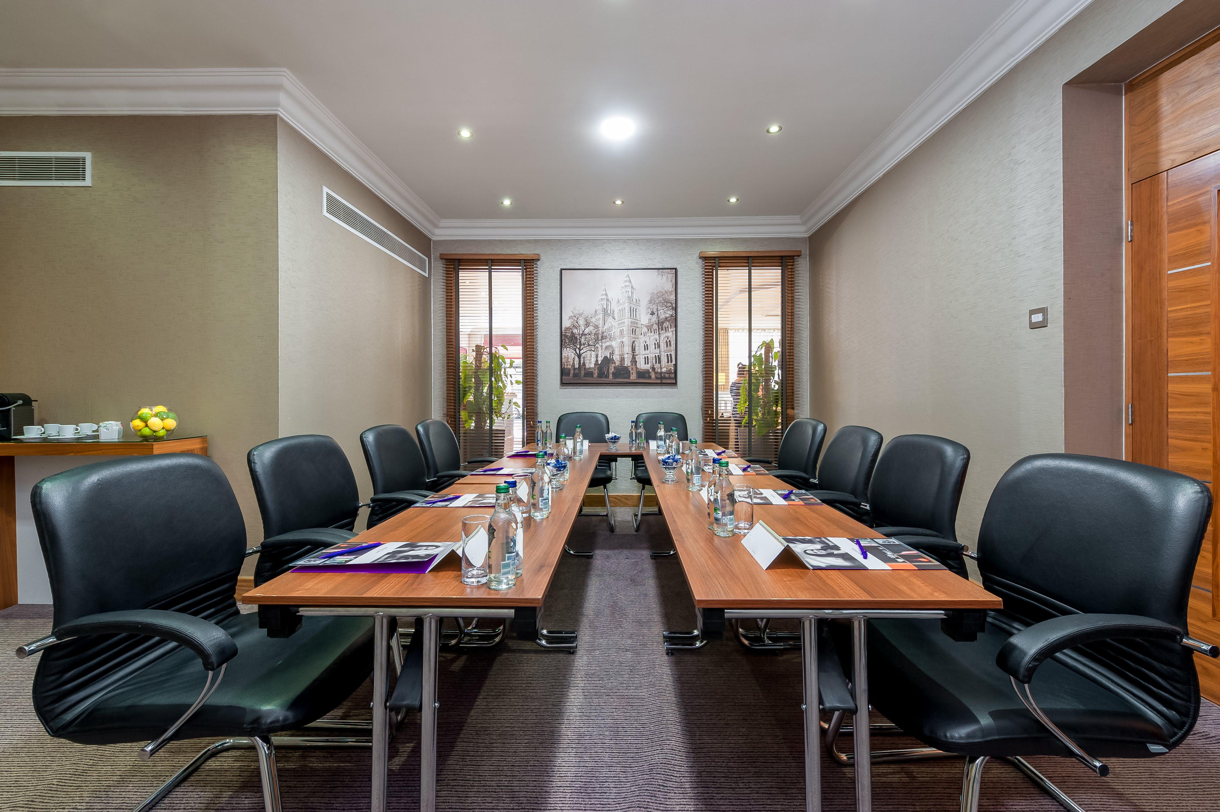 Mercure London Kensington Hotel Экстерьер фото